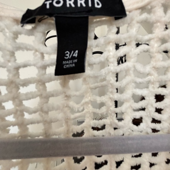 Never Worn Boho Torrid Mixed Lace and Pointelle Poncho-cream Sz 3/4 plus size - Picture 6 of 8